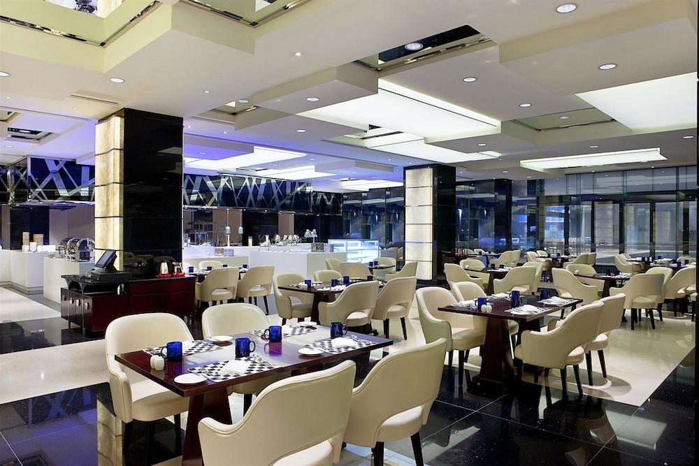 Ramada Plaza Lianyungang Hotell Exteriör bild