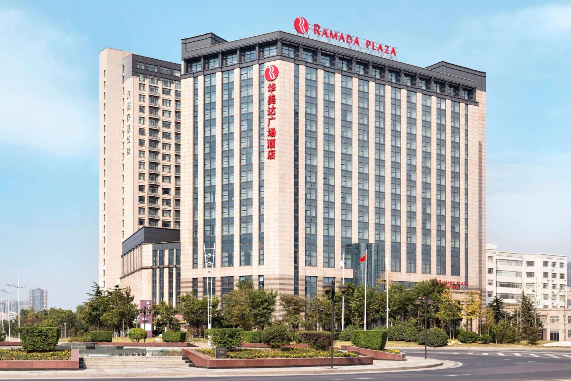 Ramada Plaza Lianyungang Hotell Exteriör bild