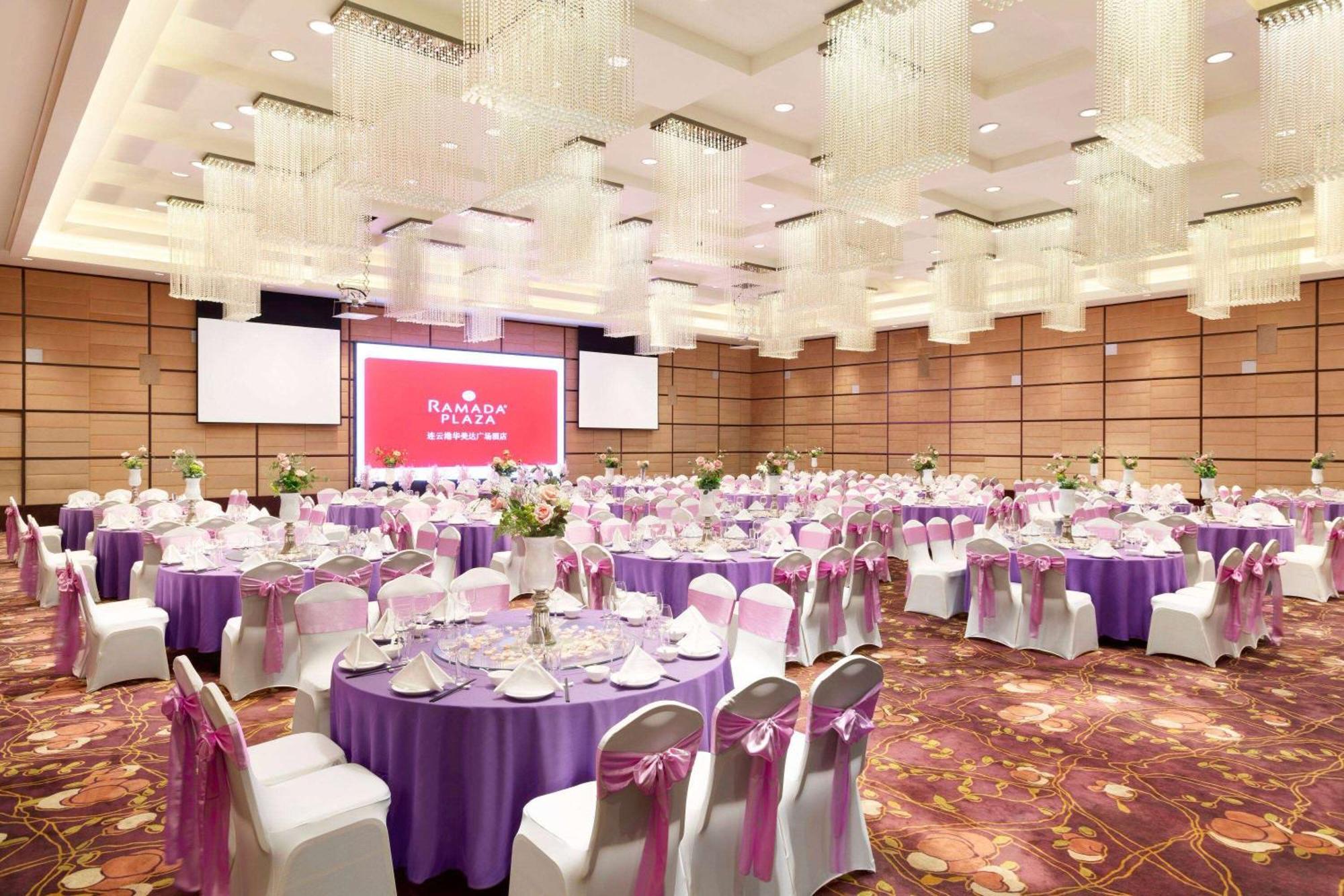 Ramada Plaza Lianyungang Hotell Exteriör bild